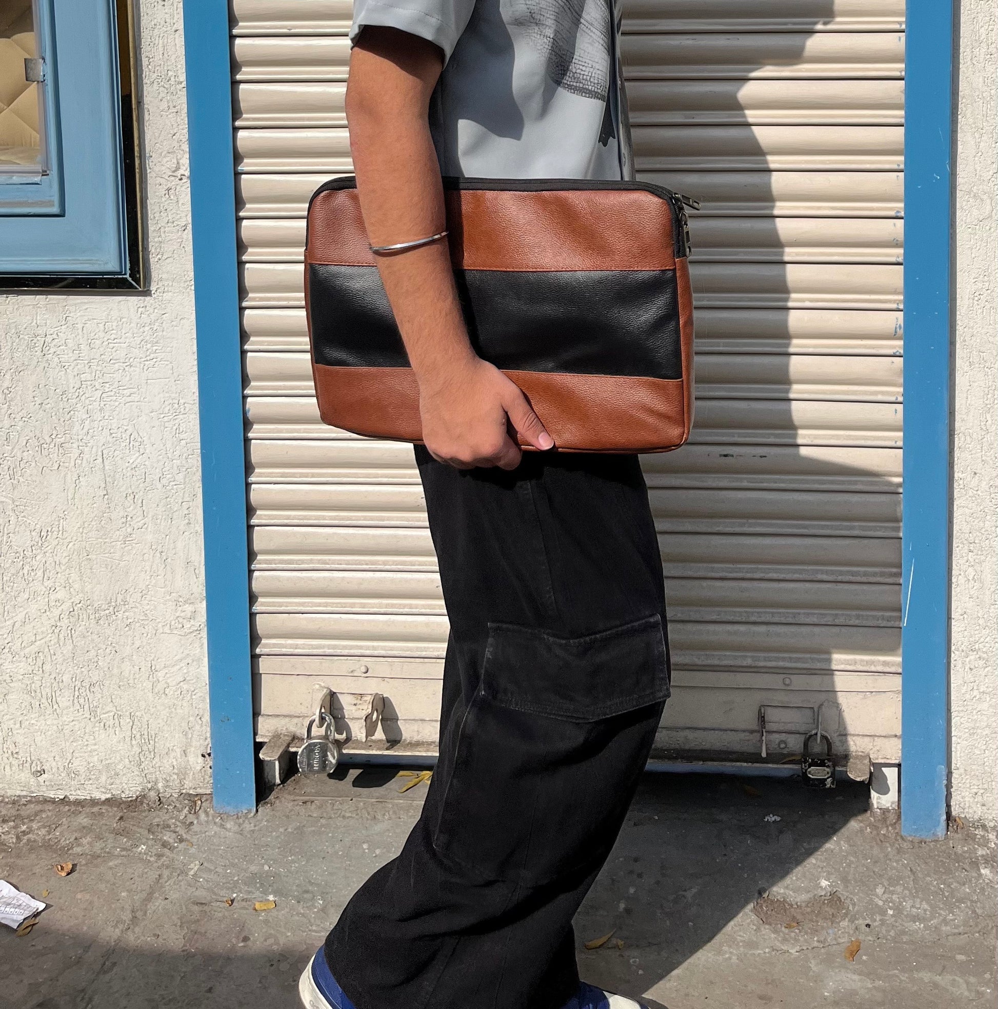 EcoLume VoyagerPremium Leather Laptop Sleeve - Fresh Thoughts